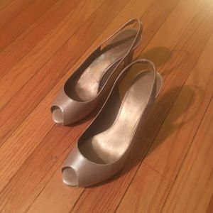 Marc Fisher perp toe sling back pumps. Beautiful!!